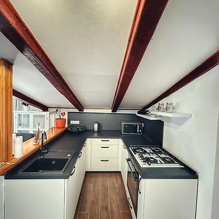 Knezevic * Crikvenica