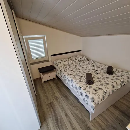 Knezevic * Crikvenica