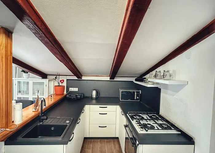 Knezevic * Crikvenica