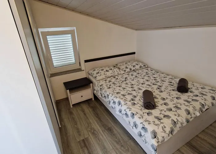 Knezevic * Crikvenica